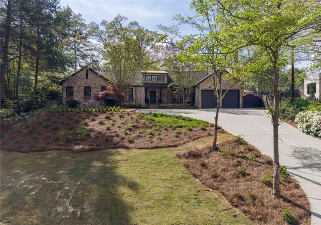 3rd image of 3220 W Andrews Dr Nw, Atlanta, GA 30305 | MLS# 7764696