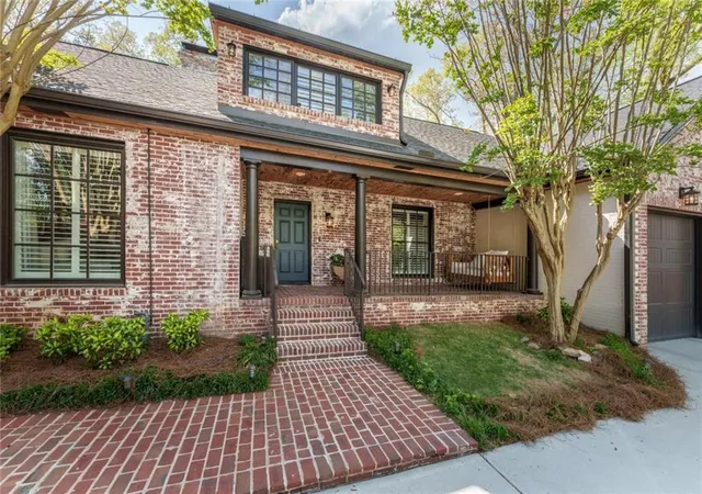 4th image of 3220 W Andrews Dr Nw, Atlanta, GA 30305 | MLS# 7764696