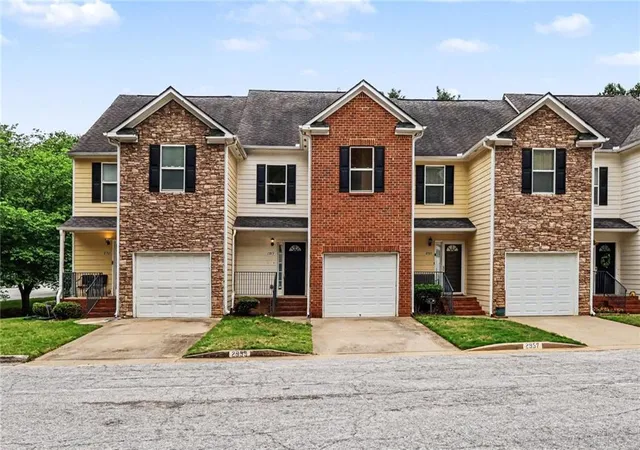 2nd image of 2959 Stonecrest Ln, Lithonia, GA 30038 | MLS# 7756020