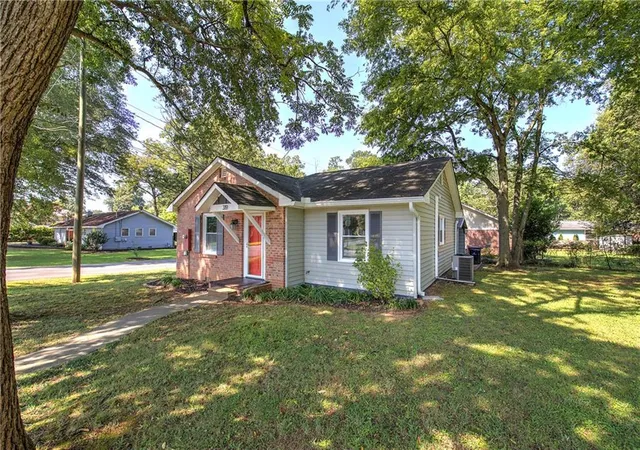 2nd image of 319 S Bartow St, Cartersville, GA 30120 | MLS# 7802784