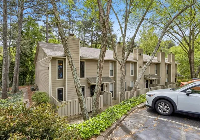 Homes for sale in Roswell, GA | 107 River Mill Cir, Roswell, GA 30075 | MLS# 7754930