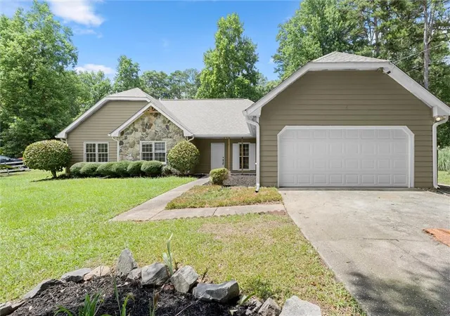 Photo 1 of Sale Pending at 5015 Logans Run, Loganville, GA 30052 | MLS# 7805207 | Listing updated on 2026-09-21