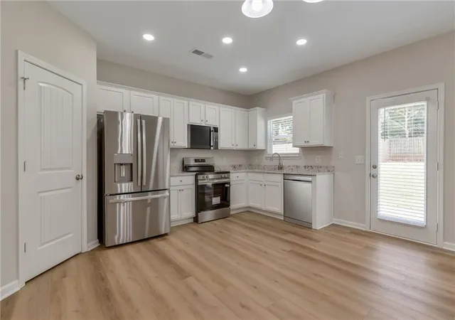5th image of 1599 Swamp Cabbage Dr, Lawrenceville, GA 30045 | MLS# 7802595