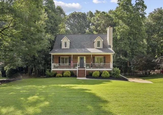 Homes for sale in Cumming, GA | 2055 Ivy Ln, Cumming, GA 30041 | MLS# 7790844