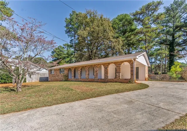Homes for sale in Duluth, GA | 3518 Tracey Dr, Duluth, GA 30096 | MLS# 7664024