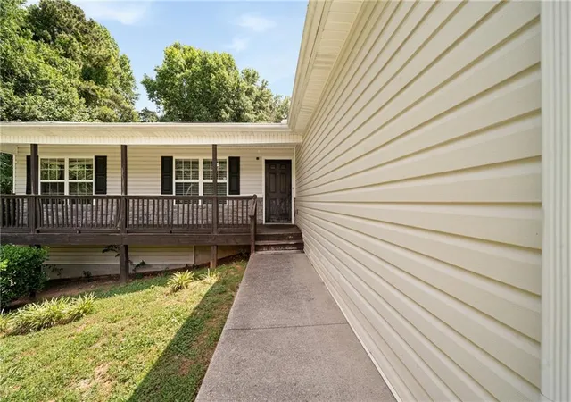 3rd image of 921 Pace Rd, Hiram, GA 30141 | MLS# 7776125