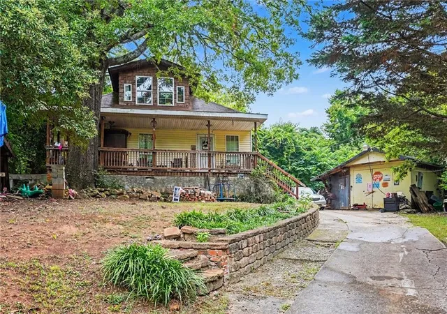 Single family home for sale at 319 W Broadway St, Griffin, GA 30223 | MLS# 7817693