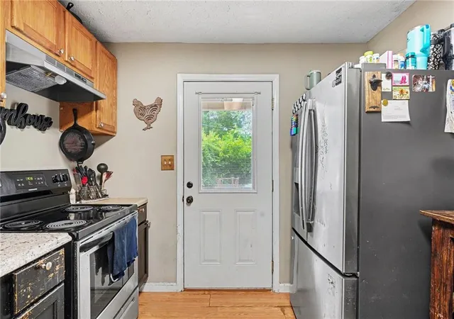 Photo 3 of Single family home for sale at 319 W Broadway St, Griffin, GA 30223 | MLS# 7817693 | Listing updated on 2026-10-23