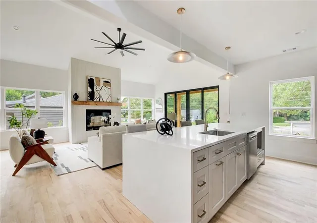2nd image of 4065 Commanche Dr, Tucker, GA 30084 | MLS# 7738656