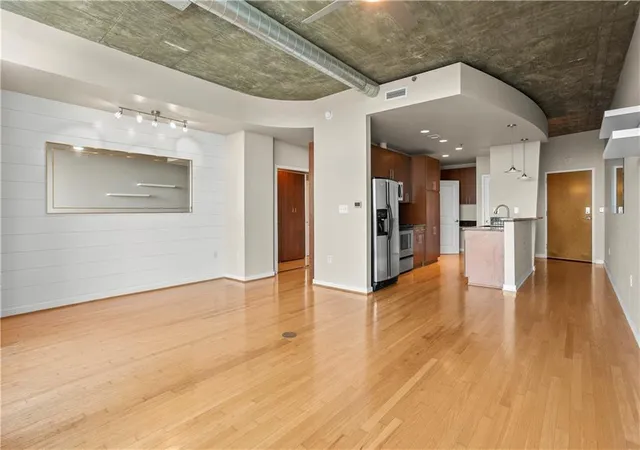 3rd image of 923 Peachtree St Ne, Atlanta, GA 30309