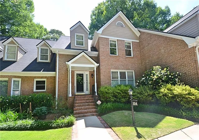 Photo 2 of Sale Pending at 304 Wood Lake Dr, Athens, GA 30606 | MLS# 7724126 | Listing updated on 2026-09-03