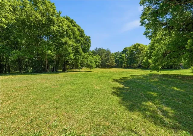 1st image of 102 Jackson Dr Se, Cartersville, GA 30121 | MLS# 7748112