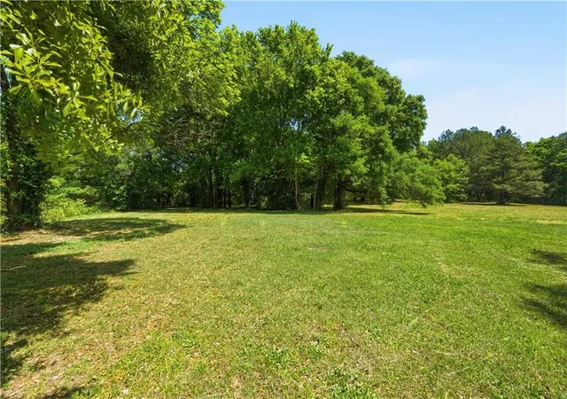 2nd image of 102 Jackson Dr Se, Cartersville, GA 30121 | MLS# 7748112