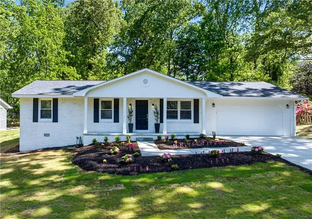 1st image of 46 Hunting Creek Dr, Marietta, GA 30068 | MLS# 7782027