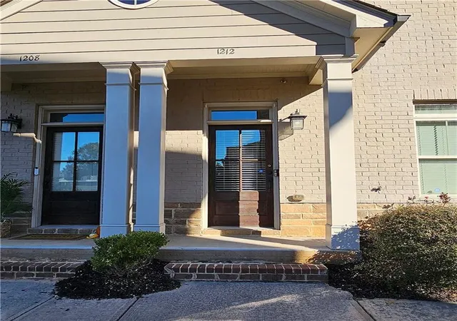 2nd image of 1212 Stone Castle Cir, Smyrna, GA 30080 | MLS# 7678112