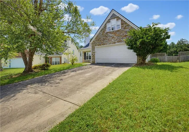 Photo 2 of Sale Pending at 2545 Lake Royale Dr, Riverdale, GA 30296 | MLS# 7826437 | Listing updated on 2026-10-05