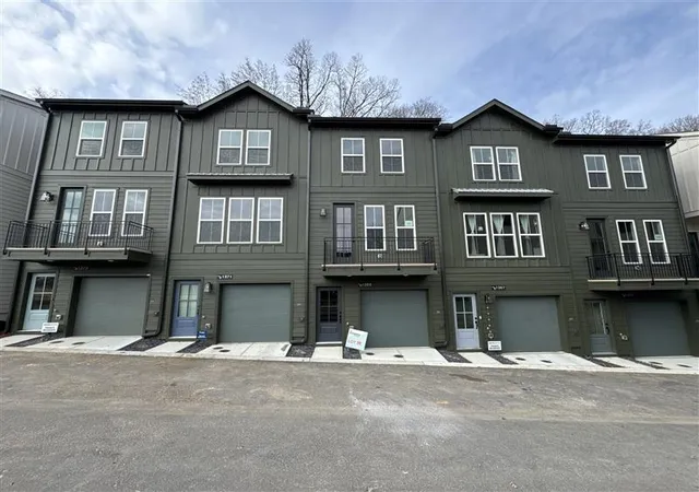 Townhouse for sale at 1415 Zenith Cir SE #45, Atlanta, GA 30315 | MLS# 7819054
