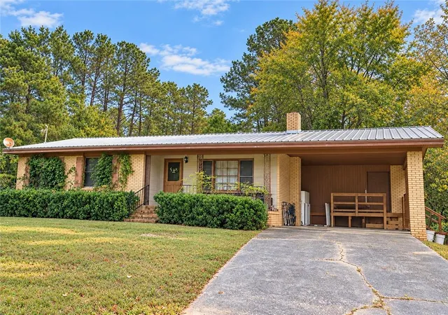 Single family home for sale at 1552 Lexington Hwy, Elberton, GA 30635 | MLS# 7856271