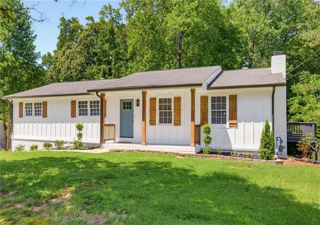 Photo 2 of Sale Pending at 3343 Corral Dr, Marietta, GA 30066 | MLS# 7824534 | Listing updated on 2026-10-10