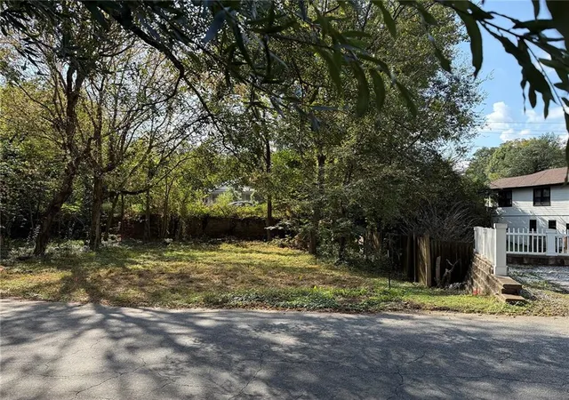 Photo 4 of Land for sale at 1711 Marietta Rd, Atlanta, GA 30318 | MLS# 7684313 | Listing updated on 2026-09-08