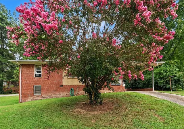 Photo 2 of Sale Pending at 6812 Cherry Cir, Lithia Springs, GA 30122 | MLS# 7826205 | Listing updated on 2026-09-01
