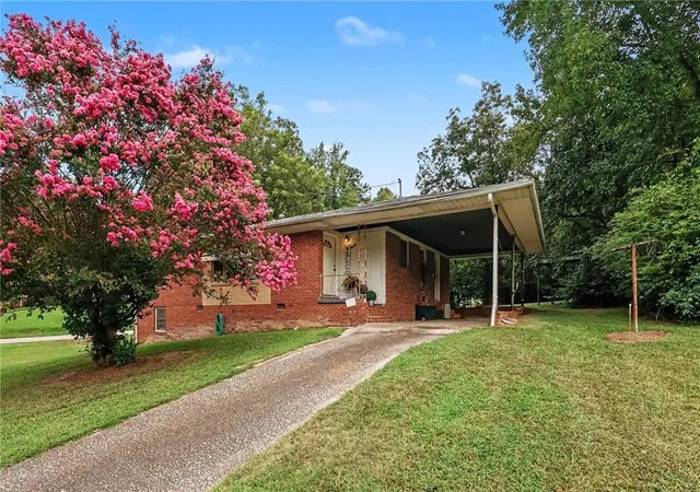 Photo 3 of Sale Pending at 6812 Cherry Cir, Lithia Springs, GA 30122 | MLS# 7826205 | Listing updated on 2026-09-01