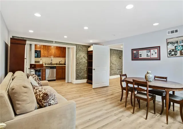 4th image of 2900 Lookout Pl Ne, Atlanta, GA 30305 | MLS# 7772926