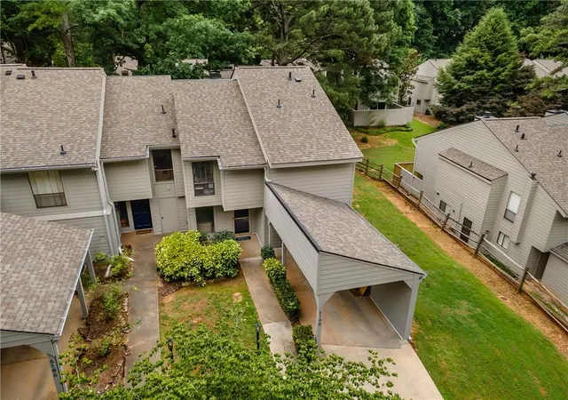 2nd image of 6188 Brookwood Rd, Peachtree Corners, GA 30092 | MLS# 7748685