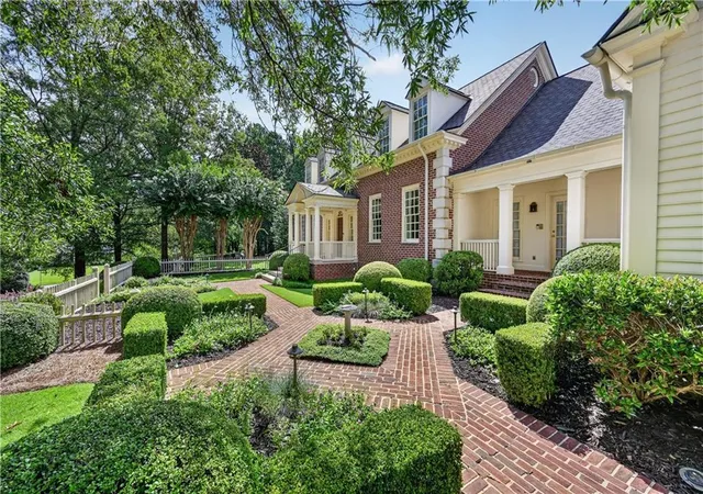 Photo 2 of Sale Pending at 400 Windship Pl, Sandy Springs, GA 30327 | MLS# 7819657 | Listing updated on 2026-08-25
