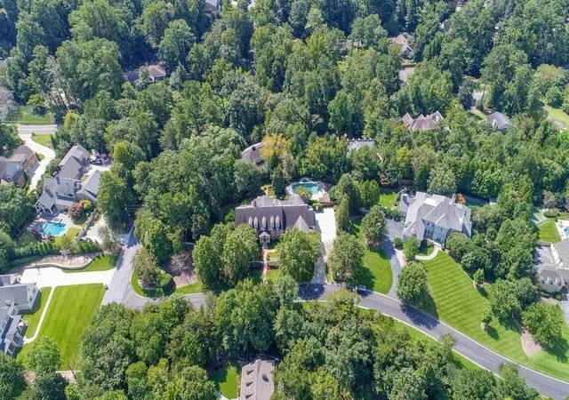 Photo 55 of Sale Pending at 400 Windship Pl, Sandy Springs, GA 30327 | MLS# 7819657 | Listing updated on 2026-08-25