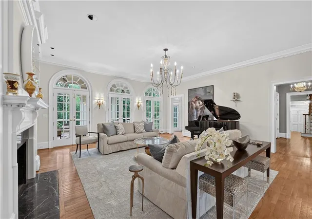 Photo 4 of Sale Pending at 400 Windship Pl, Sandy Springs, GA 30327 | MLS# 7819657 | Listing updated on 2026-08-25