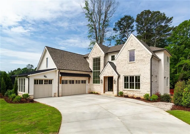 Photo 1 of Sale Pending at 10908 Woodstock Rd, Roswell, GA 30075 | MLS# 7768688 | Listing updated on 2026-10-08