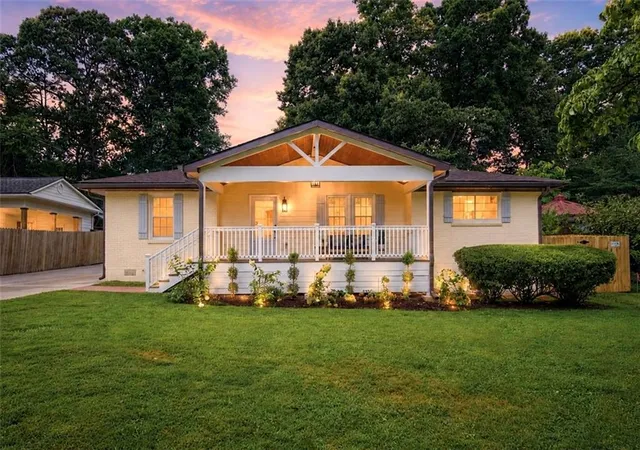 1st image of 989 Oakview Dr Se, Smyrna, GA 30080 | MLS# 7810633