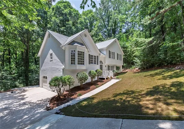 Homes for sale in Woodstock, GA | 132 Springwater Tr, Woodstock, GA 30188 | MLS# 7797900