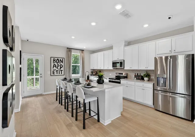 2nd image of 602 Alder Creek Wy, Cumming, GA 30040 | MLS# 7807539