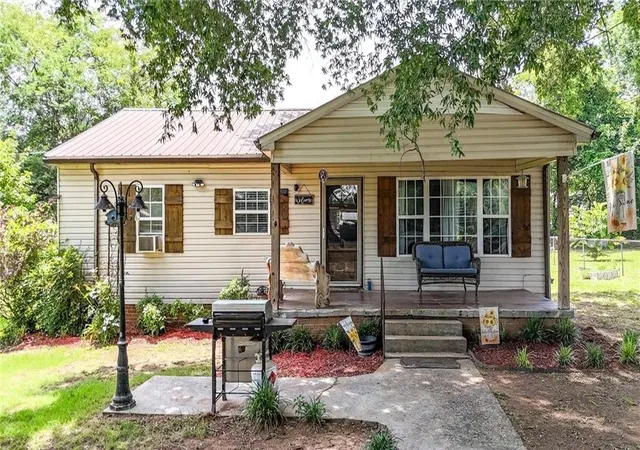 Homes for sale in Calhoun, GA | 103 Defoor Loop, Calhoun, GA 30701 | MLS# 7785373