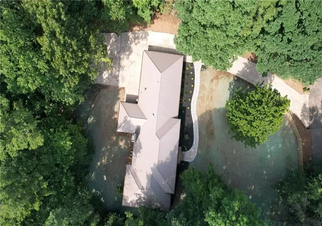Photo 3 of Single family home for sale at 5 Gravitt Dr, Dawsonville, GA 30534 | MLS# 7814371 | Listing updated on 2026-10-09
