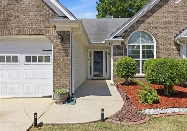 Homes for sale in Lithonia, GA | 2618 Hillvale Cove Way, Lithonia, GA 30058 | MLS# 7755273