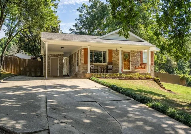 Photo 1 of Sale Pending at 16 Eastdell Rd, Rome, GA 30161 | MLS# 7828410 | Listing updated on 2026-09-14