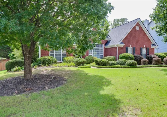 2nd image of 2712 Bogan Creek Dr, Buford, GA 30519 | MLS# 7813295