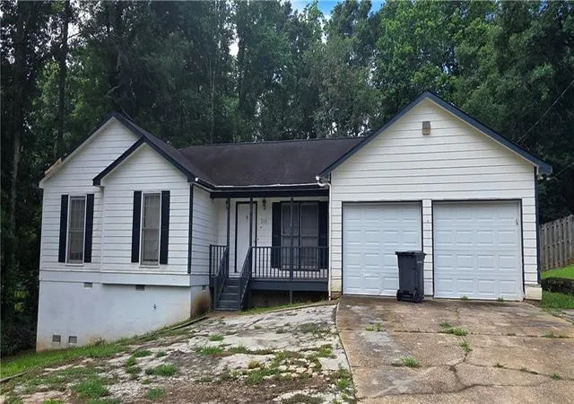 Photo 1 of Single family home for sale at 318 Brookstone Dr, La Grange, GA 30241 | MLS# 7784498 | Listing updated on 2026-09-08