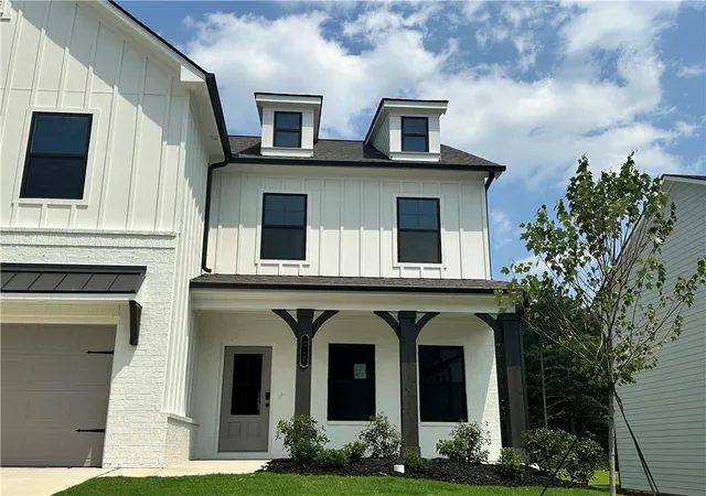Photo 3 of Single family home for sale at 220 Wingate Dr, Winder, GA 30680 | MLS# 7770892 | Listing updated on 2026-08-30