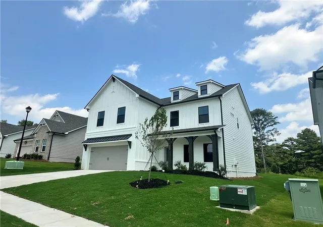 Photo 3 of Single family home for sale at 220 Wingate Dr, Winder, GA 30680 | MLS# 7770892 | Listing updated on 2026-08-30
