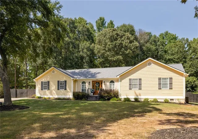 Photo 2 of Single family home for sale at 235 Den Ric Dr, Mcdonough, GA 30253 | MLS# 7828022 | Listing updated on 2026-08-29