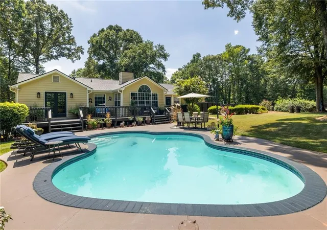 Photo 3 of Single family home for sale at 235 Den Ric Dr, Mcdonough, GA 30253 | MLS# 7828022 | Listing updated on 2026-08-29