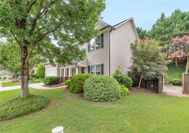 Photo 3 of Single family home for sale at 6040 Park Bnd Ave, Braselton, GA 30517 | MLS# 7806025 | Listing updated on 2026-09-09