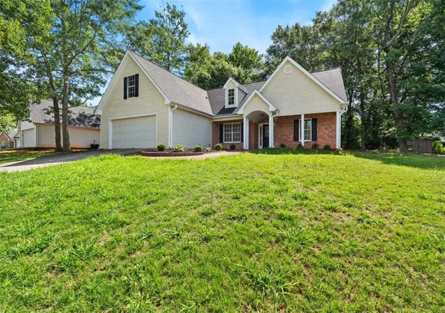 3rd image of 70 Rock Wood Ct, Covington, GA 30016 | MLS# 7789423