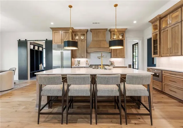 Photo 2 of Single family home for sale at 185 Heatherton Ln, Alpharetta, GA 30009 | MLS# 7808434 | Listing updated on 2026-08-23