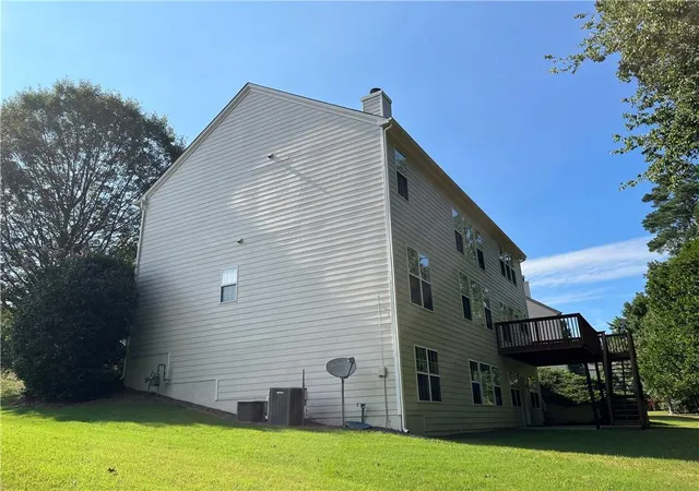 3rd image of 555 Midhurst Pl, Suwanee, GA 30024 | MLS# 7650852