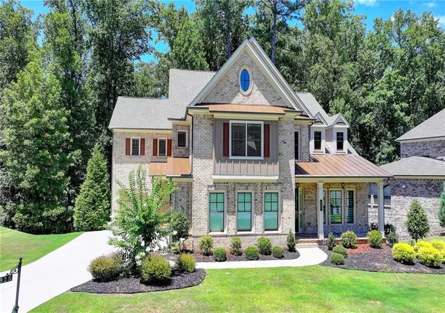 Photo 2 of Single family home for sale at 925 Settles Crk Way, Suwanee, GA 30024 | MLS# 7784016 | Listing updated on 2026-10-10